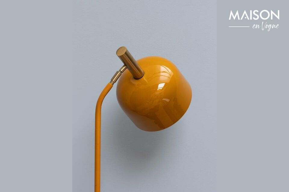 Eine moderne, robuste Beleuchtung aus orangefarbenem Vibrationseisen.