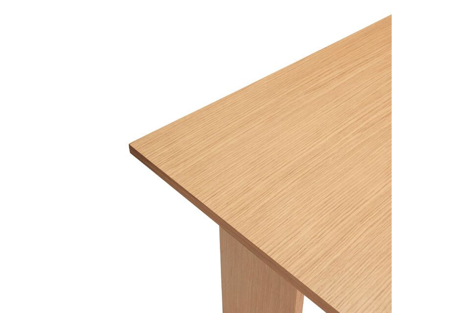 Der Schreibtisch Forma aus hellem Holz ist der perfekte Ort