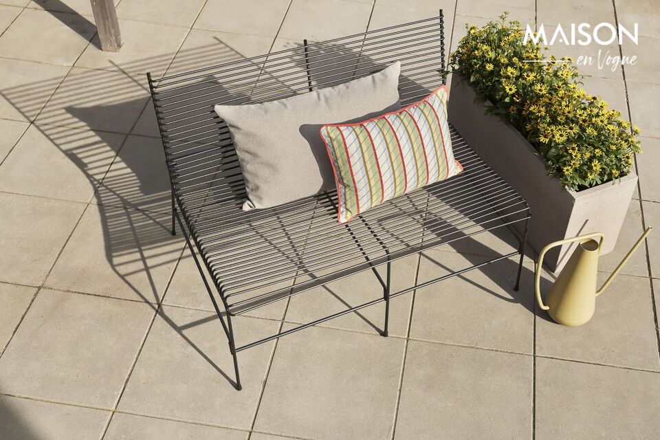 Sophistication and resistance for your outdoor areas.