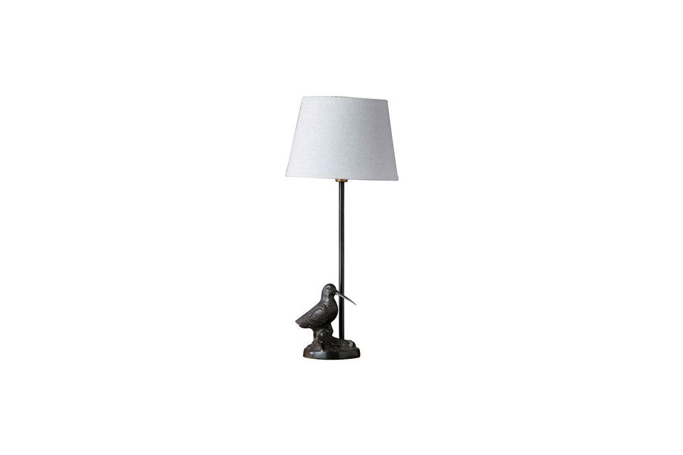 Bringen Sie Stil und Beständigkeit mit unserer Lampe aus schwarzem Messing.